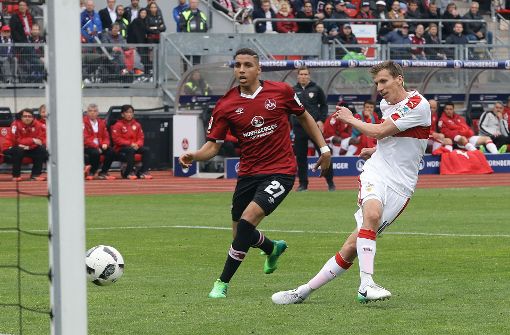 Der Moment der Entscheidung: Florian Klein (rechts) trifft in der Nachspielzeit zum umjubelten 3:2. Foto: Pressefoto Baumann