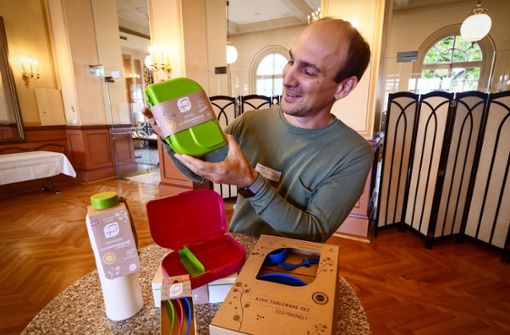 Biokunststoff  statt Erdölplastik:  Raphael Stäblers Start-up stellt Produkte  aus Zuckerrohr und Mineralien her. Foto: Simon Granville
