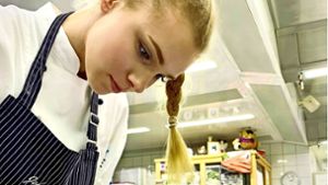 Johanna Altmann wurde in dem hochklassigen Restaurant Landhaus Feckl in Ehningen zur Köchin ausgebildet. Seit Herbst studiert die 20-Jährige in London. Foto: privat