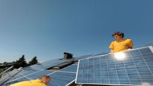 Viele Ökostrompioniere haben sich schon früh eine Fotovoltaikanlage aufs Dach bauen lassen. Foto: dpa/Marc Müller