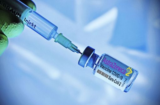 Der  Vektorimpfstoff von Astrazeneca enthält statt mRNA  abgeschwächte Schimpansen-Erkältungsviren. Foto: imago/Sven Simon