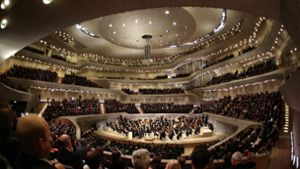 Das größte Klassik-Ereignis des letzten Jahrzehnts war die Eröffnung der Elbphilharmonie im Januar 2017.  Welche Trends und Ereignisse in der klassischen Musik in dieser Dekade außerdem noch wichtig waren, erfahren Sie in unserer Bildergalerie. Foto: dpa/Christian Charisius