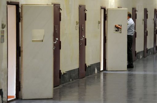 Bislang haben sich sechs Häftlinge in baden-württembergischen Gefängnissen mit dem Coronavirus infiziert, sie sitzen alle in der JVA Mannheim ein und seien wieder genesen. Foto: dpa/Ronald Wittek