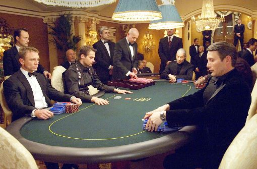 Die berühmte Pokerrunde im James-Bond-Film „Casino Royale“: Muss 007 künftig gegen einen Computer spielen? Foto:  