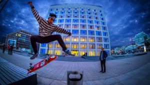 Stuttgart bietet viele Attraktionen für Skateboardfahrer. Doch der Sport steht auch im Ruf, Schäden etwa an Sitzbänken zu hinterlassen. Foto: Lichtgut/Achim Zweygarth