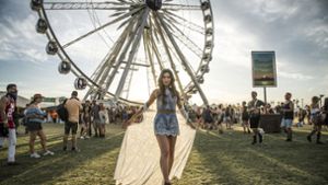 Neben den Festivalbesuchern lassen sich auch immer mehr Stars beim Coachella ablichten – nur um ihre Outfits erfolgreich in den Sozialen Medien zu promoten. Der Preis für ein Festival-Bild ist hoch: Tickets kosten mehrere hundert Euro. Foto: dpa
