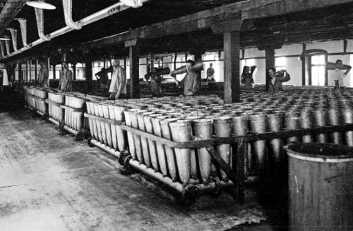 Hier wurde ein  gefragtes Diebesgut produziert:  Zuckerhutabteilung im Füllhaus der Zuckerfabrik Frankenthal um 1900. Foto: Stadtarchiv Frankenthal