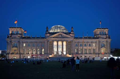 Wer den Reichstag als Kanzler betritt, ist noch nicht klar. Foto: dpa/Monika Skolimowska