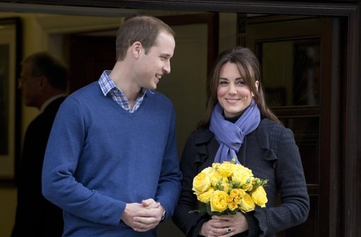 Prinz William bleibt für seine unter schwerer Übelkeit leidende schwangere Frau Kate zu Hause. Der 30-Jährige sagte einen öffentlichen Auftritt bei einer Militär-Schauparade ab. Foto: AP