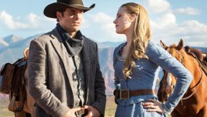 Spielfiguren perverser (Männer-)Fantasien: James Marsden als Teddy Flood und Evan Rachel Wood als Dolores Abernathy in „Westworld“. Foto: HBO