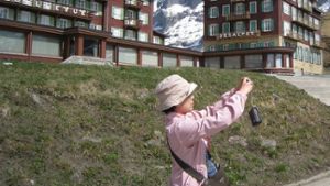 Klick – der Fotoapparat ist auch im Berner Oberland immer im Einsatz. Foto: Schaefer