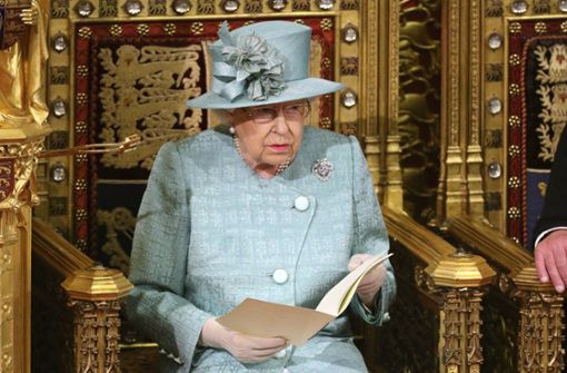 Zum zweiten Mal innerhalb von zwei Monaten verlas die Queen die Regierungserklärung von Premierminister Boris Johnson. Foto: AP/Aaron Chown