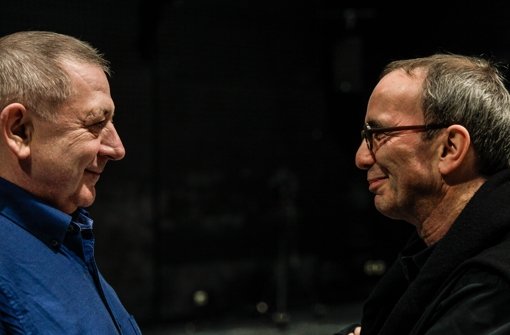 Begegnen sich auf Augenhöhe: Schauspieler André Jung (li.) und Regisseur Jossi Wieler Foto: Lichtgut/Leif Piechowski
