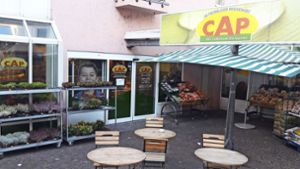 Für die Nahversorgung in Obertürkheim ist der CAP-Markt in der Augsburger Straße von zentraler Bedeutung. Foto: Sebastian Steegmüller