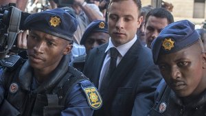 Oscar Pistorius wurde in Pretoria zu fünf Jahren Haft verurteilt.  Foto: EPA