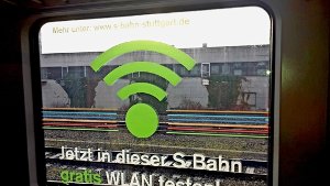 Aufkleber weisen auf den kostenlosen Internetzugang in den Zügen hin. Foto: Deutsche Bahn