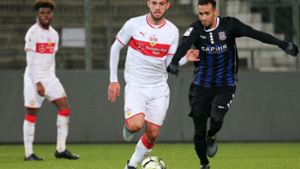 Nur er traf gegen den 1. FC Saarbrücken für die Stuttgarter: Jose-Enrique Rios Alonso (Mi.) Foto: Baumann