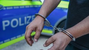 Der Polizei ist es in Stuttgart gelungen, einen Logistiker aus dem Anrufbetrüger-Netzwerk festzunehmen (Symbolbild). Foto: IMAGO/onw-images/Marius Bulling