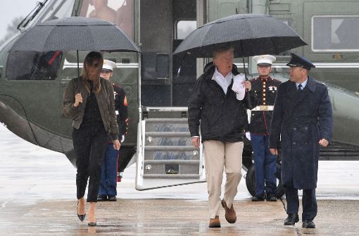 Trump hat zusammen mit seiner Frau Melania das Katastrophengebiet besucht. Foto: AFP