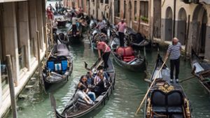 In Venedig stehen selbst Gondeln im Stau. Foto: imago/viennaslide