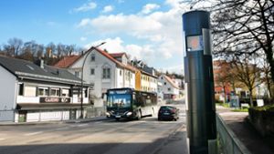 Fuß vom Gas: Am Ortseingang von Wernau wurde der alte Starenkasten unlängst gegen eine Blitzersäule ausgetauscht. Foto: Ines Rudel