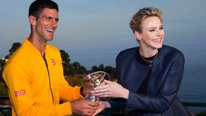 Charlène von Monaco hat Tennisass Novak Djokovic den Laureus World Sports Award als Sportler des Jahres in Monte Carlo überreicht. Foto: Getty Images AsiaPac