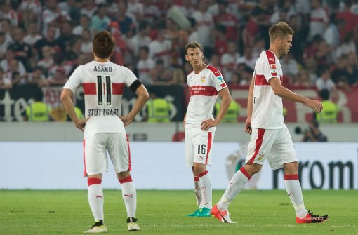 Bei den Spielern des Vfb Stuttgart überwiegt nach der Niederlage gegen Heidenheim die Enttäuschung. Foto: dpa