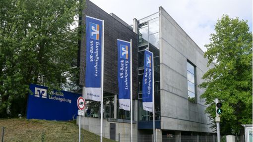 Am Sitz der VR-Bank in Ludwigsburg ist man mit der Entwicklung seit der Fusion 2021 sehr zufrieden. Foto: Simon Granville