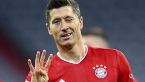 Robert Lewandowski hat mit dem FC Bayern das Triple gewonnen – nun möchte er auch seinen vierten Titel im Jahr 2020 einstecken. Foto: AP/Matthias Schrader