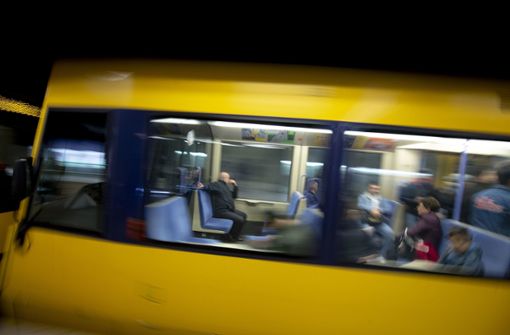 In einer Stadtbahn der Linie U2 sind am Mittwoch zwei Menschen verletzt worden. (Symbolbild) Foto: Leif Piechowski/Leif Piechowski