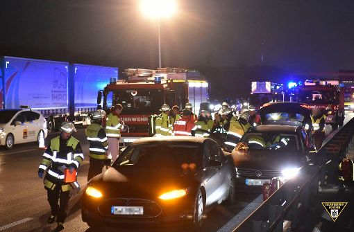 Am Montag hatte sich der Unfall auf der A9 ereignet. Foto: Facebook Feuerwehr München