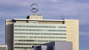 Die Daimler-Zentrale liegt im Werk Untertürkheim. Hier wird derzeit über die Zukunft des Standorts verhandelt. Foto: imago images/Arnulf Hettrich