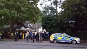 Die Polizei sperrte den Eingang des Londoner Zoos zeitweise ab. Foto: dpa