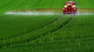 In der Landwirtschaft werden Pflanzenschutzmittel intensiv eingesetzt. Glyphosat bleibt einer Studie zufolge   für den Verbraucher aber nahezu folgenlos. Foto: Adobe Stock//farbkombinat