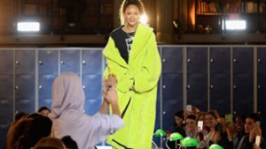 Rihanna präsentiert ihre neue Kollektion „Fenty Puma by Rihanna“ auf der Pariser Fashion Week. Foto: Getty Images Europe