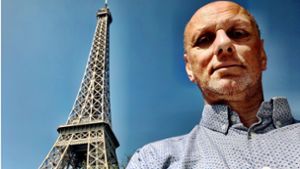 Der Frankreich-Korrespondent unserer Zeitung, Knut Krohn, vor dem Eiffelturm in Paris Foto: Knut Krohn