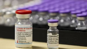 Die Impfstoffe von Moderna und Biontech – muss bald etwas anderes in die Fläschchen? Foto: dpa/Jan Woitas