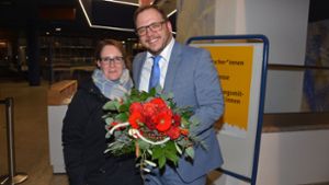 Nach der Wahl:  Kevin Latzel  mit seiner Frau Nathalie. Foto: Mathias Kihn
