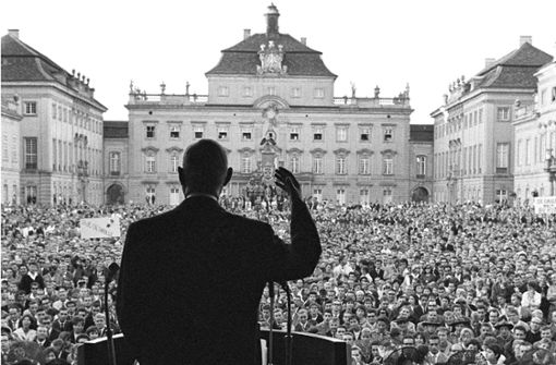 Zigtausende Menschen begeisterte Charles de Gaulle in Ludwigsburg  mit seiner Rede an die deutsche Jugend, die sich zum 60. Mal jährt. Foto: Presse- und Informationsamt der Bundesregierung//Simon Müller