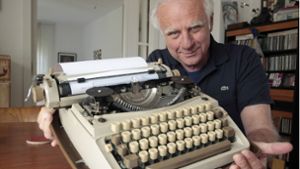 Seine ersten Texte hat Roland Baisch noch auf der Schreibmaschine getoppt. Foto: factum/Granville