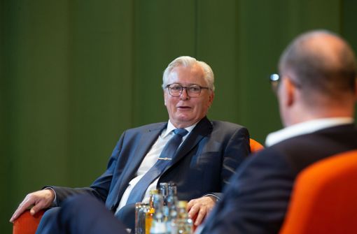 Bernd Gögel (links)  im Gespräch mit Rüdiger Maier. Foto: Lichtgut/Leif Piechowski