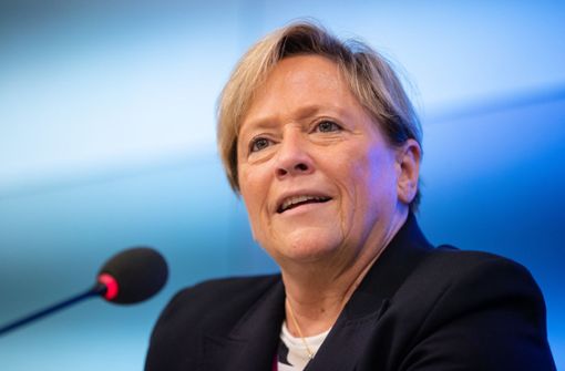 Kultusministerin Susanne Eisenmann will auf Schnelltests an Schulen setzen. Foto: dpa/Christoph Schmidt