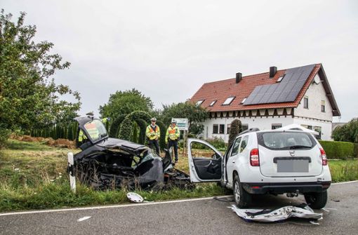 Die Fahrerin des Opel Corsas überlebte den Unfall nicht. Foto: SDMG