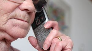 Oft werden Senioren Opfer von Telefonbetrug. Foto: Eibner-Pressefoto/Fleig
