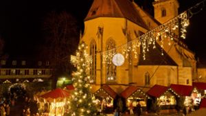 Adventsstimmung kommt bei dem in Licht getauchten Nürtinger  Weihnachtsmarkt auf. Foto: Stadt Nürtingen