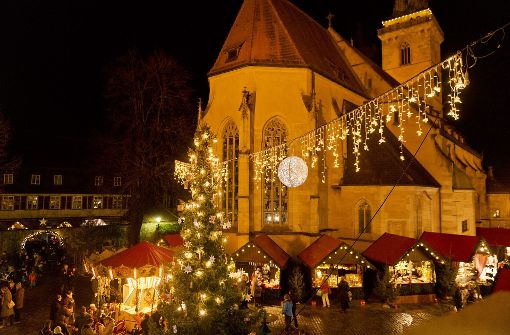 Adventsstimmung kommt bei dem in Licht getauchten Nürtinger  Weihnachtsmarkt auf. Foto: Stadt Nürtingen