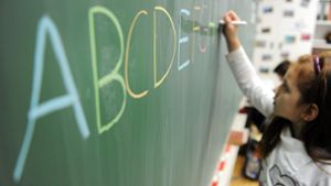 Die Anforderungen an die Grundschulen steigen, damit hält die Ausstattung nicht Schritt, kritisieren Schulleiter in Baden-Württemberg. Foto: dpa/Daniel Reinhardt