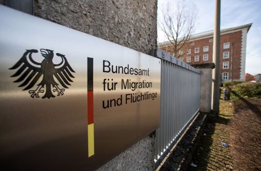 Das Bundesamt für Migration und Flüchtlinge (Bamf) hat bereits zwei Mitarbeiter wegen Rechtsextremismus entlassen. (Archivbild) Foto: dpa/Daniel Karmann