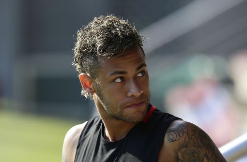 Wechselt Brasiliens Superstar Neymar für 222 Millionen Euro vom FC Barcelona zu Paris St. Germain? Foto: AP