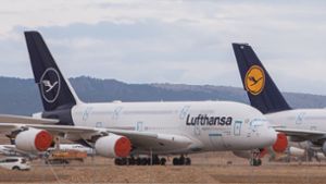 Die Lufthansa hatte in der Corona-Krise seit März Millionen Tickets storniert und nicht fristgemäß erstattet. (Archivbild) Foto: dpa/Javier Escriche